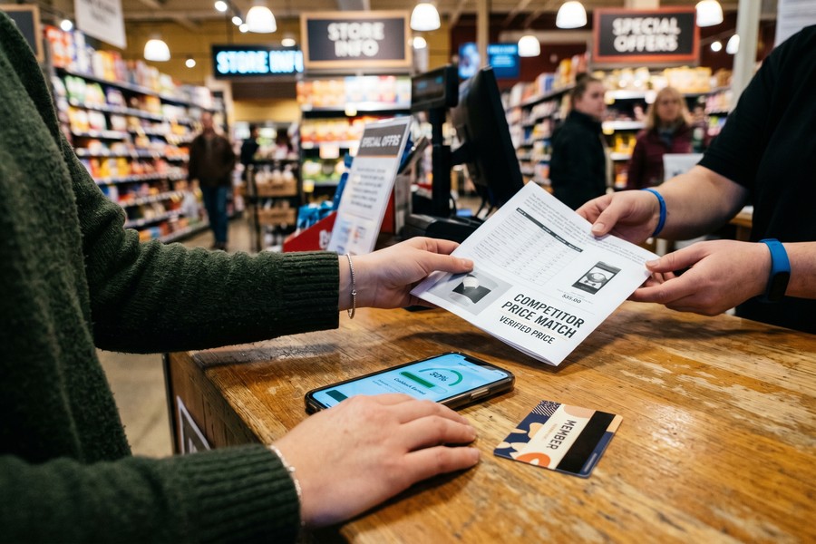 Infographic comparing price match, price beat, and post-purchase adjustment savings on a single product