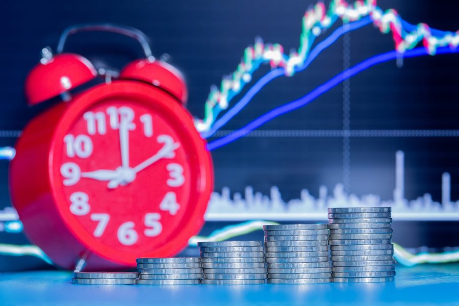 A single parent tracking weekly savings goals