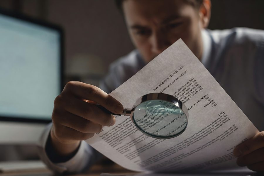 Beginner’s phone comparing brokerage fee disclosure pages