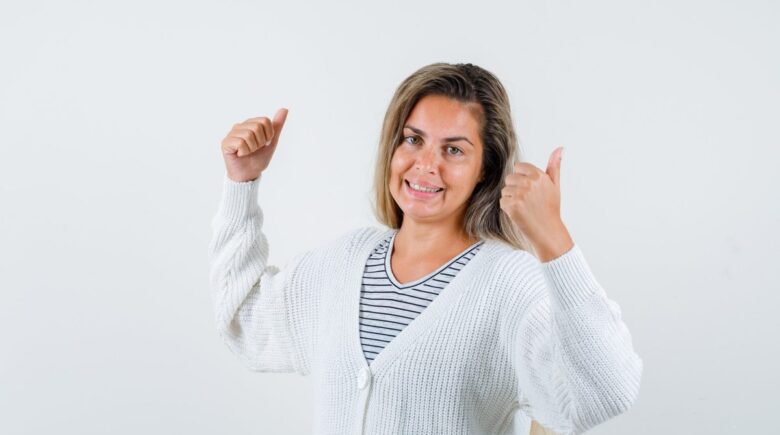 A 23-year-old in Texas using a no-fee credit card to build a strong credit score