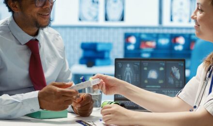 Single parent using an HRA to save on healthcare costs
