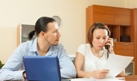 Comparison of W-2 employee and 1099 contractor tax forms and calculations
